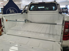 1.2M CARGO BAR (Maximum reach 2.1m)